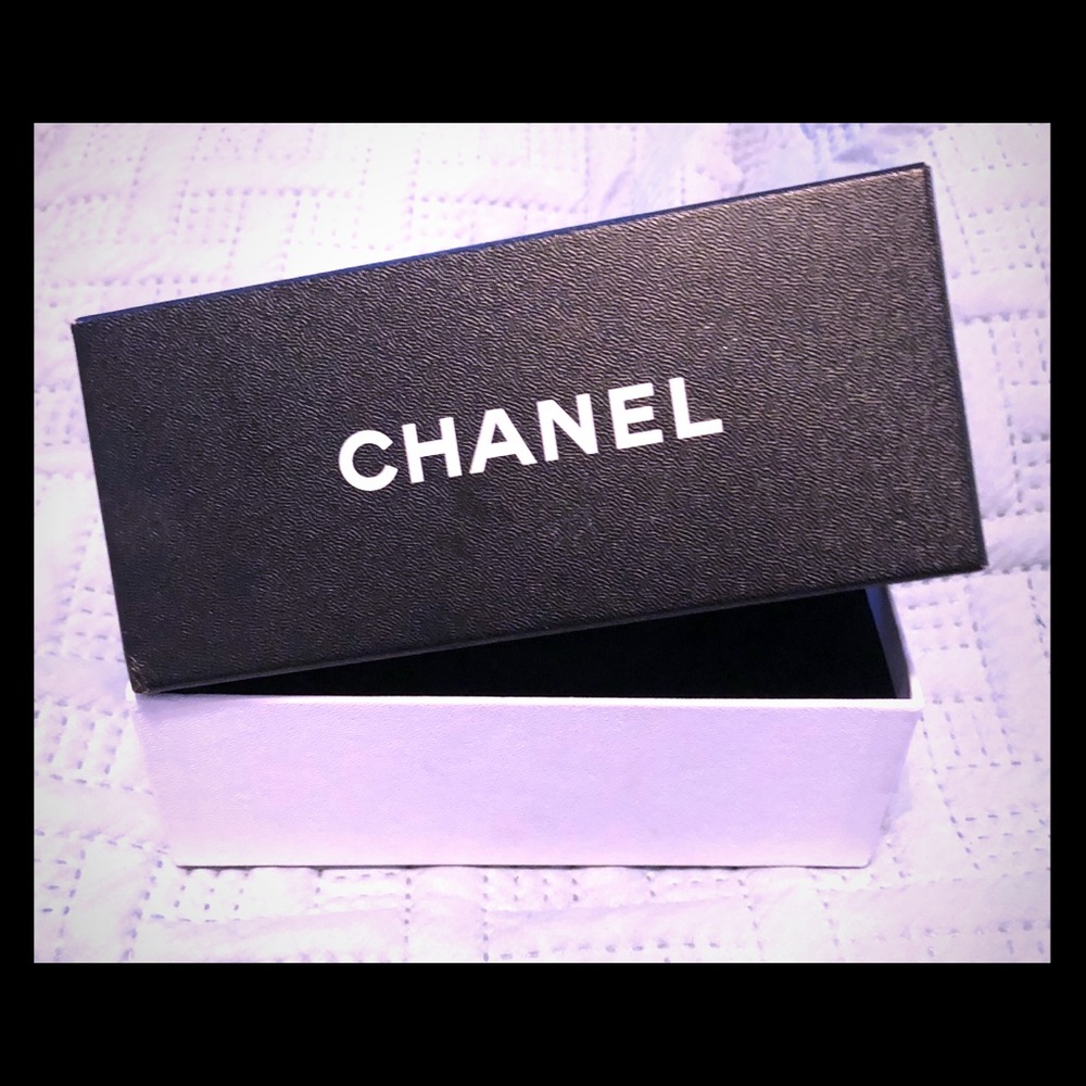 Chanel box